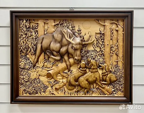 Резная картина «Гон на лося» 60×46 см — оригинальный подарок