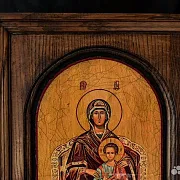 Подарочные иконы Христа и Богоматери в дубовом окладе — фотография 3