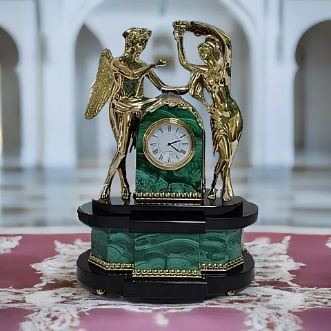 Каминные часы «Амур и Психея» из малахита — оригинальный подарок