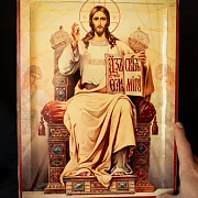 Икона "Господь Вседержитель на троне" — оригинальный подарок — фотография 1