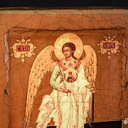 Икона деревянная "Ангел Хранитель" — оригинальный подарок — фотография 2