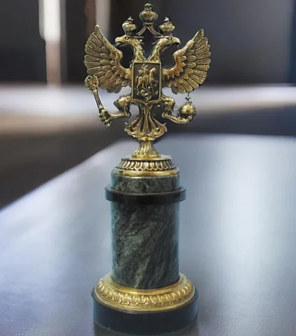 Подарочная бронзовая композиция «Герб Российский» (колонна со змеевиком)