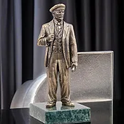 В подарок: Статуэтка «В.И. Ленин. Большой» из бронзы на змеевике — фотография 1