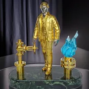 Бронзовая композиция «Сотрудник газовой промышленности» в подарок — фотография 1