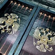 Нарды под стеклом «Герб России» — необычный подарок — фотография 3