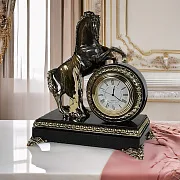 Сувенирные часы «Конь на дыбах» из долерита — красивый подарок — фотография 1