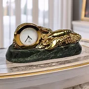 Сувенирные настольные часы с бронзовым раком в подарок — фотография 1