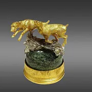 На память: Пепельница "Гончие". Позолоченная — фотография 2
