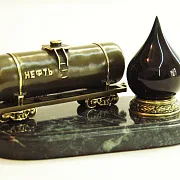 Бронзовая фигурка «Цистерна с нефтью» в подарок — фотография 2