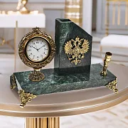На память: Часы «Элина» с гербом РФ и подставкой — фотография 1