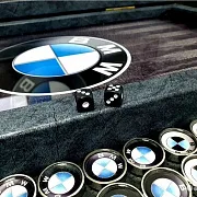 Нарды под стеклом «BMW» в подарок — фотография 4