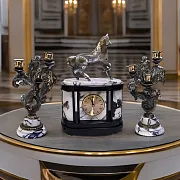 Каминные часы «Конь» с канделябрами — красивый подарок — фотография 1