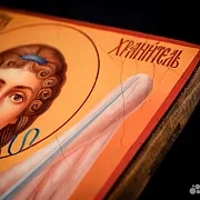 Икона деревянная "Ангел Хранитель" ручная работа — необычный подарок — фотография 6