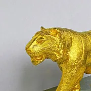 Статуэтка «Тигр на змеевике» из бронзы с позолотой — необычный подарок — фотография 6